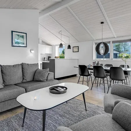 Lovely In With Kitchen