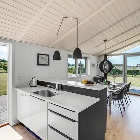 Holiday home Lovely In With Kitchen *