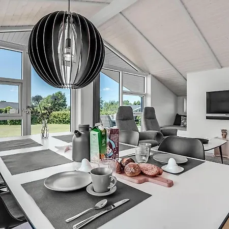 Holiday home Lovely In With Kitchen