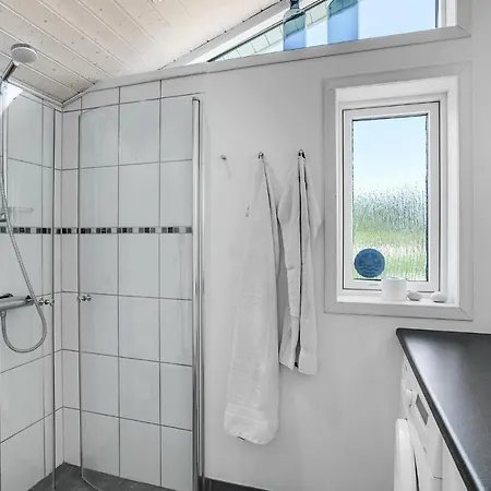 Lovely In With Kitchen Holiday home